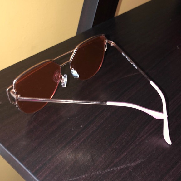 Accessories - Sunglasses